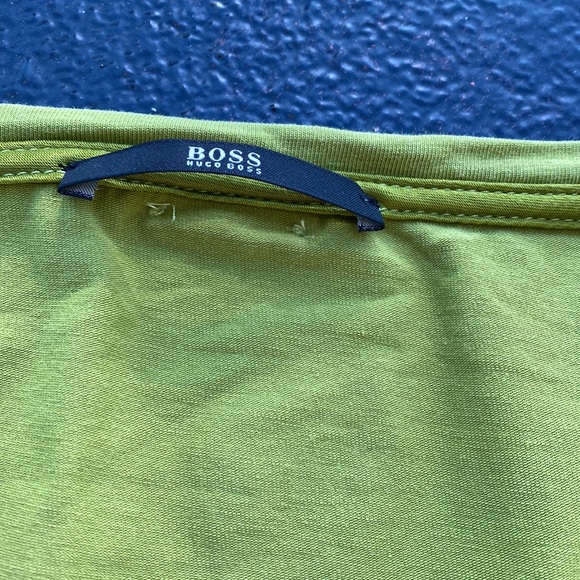 Hugo Boss tee - Picture 2 of 6